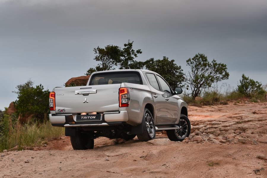  Mitsubishi Triton Double Cab 2019 года  (ZA) (фото 9 из 40)